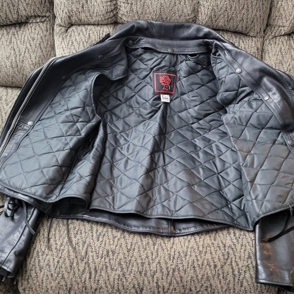 Leather jacket - Picture 4 of 5